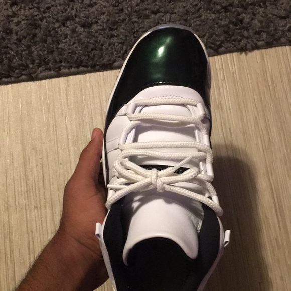 Too small - Picture 3 of 7